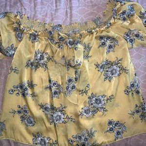 Cute yellow flowered top